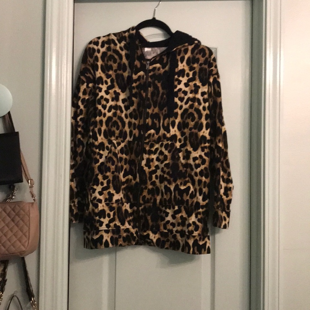 Oversized hooded leopard hoodie